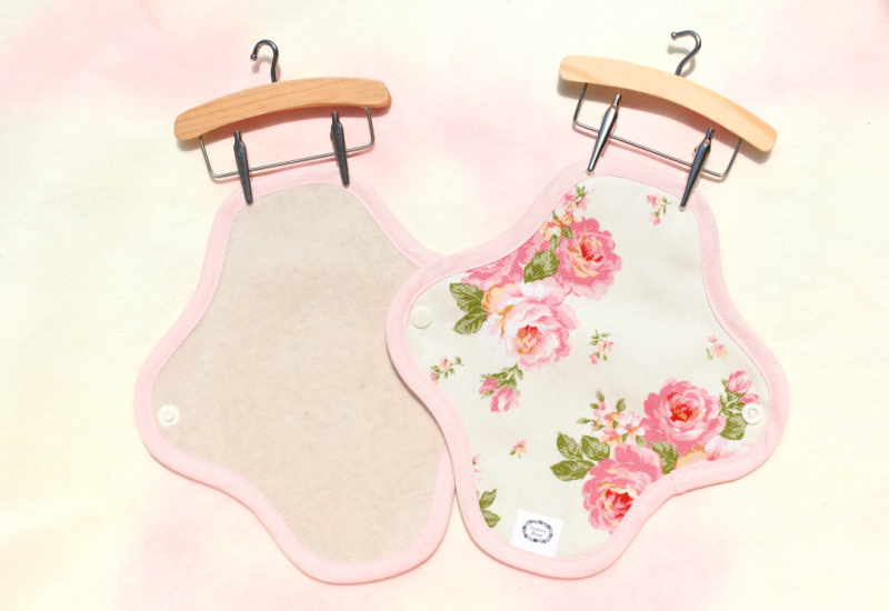 おりものライナー（十字型）２枚35％OFF　４枚42％OFF